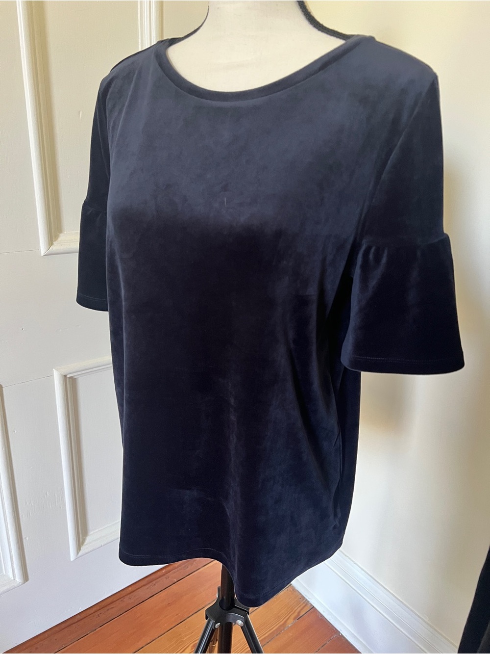 LOFT velvet bell sleeve top | size M